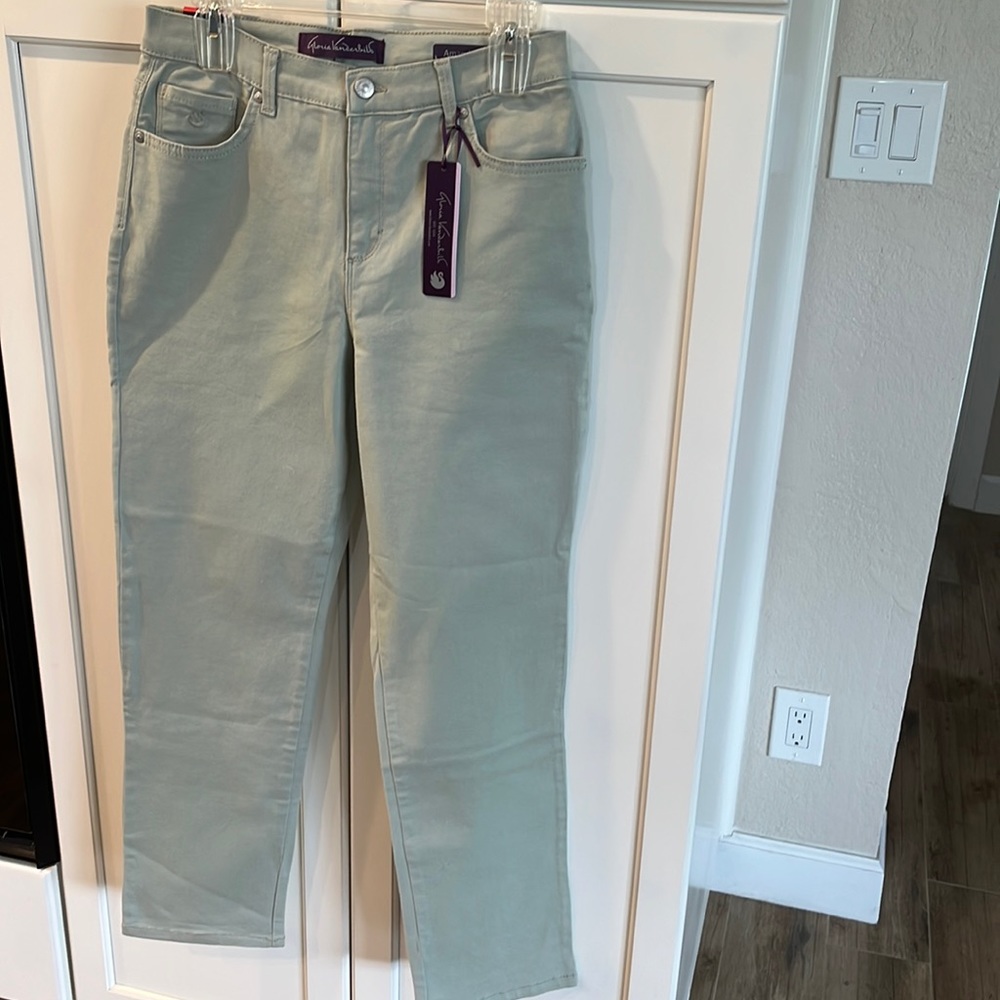Gloria Vanderbilt Jeans Size 8 Short